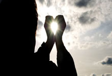 比赛开始，人挤人，场上火药味弥漫——热血现场，谁能笑到最后